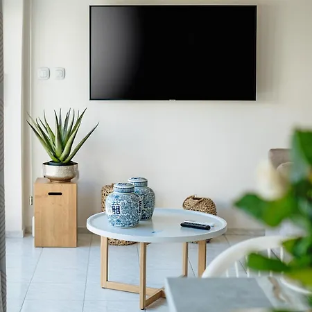 Appartement Luxury Beachfront In Modern, Spacious & Sea View Balcony Kalamata