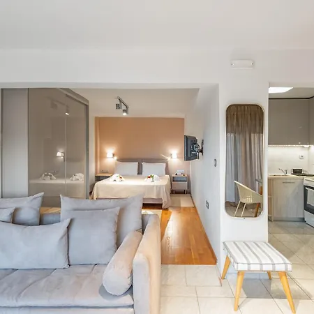 Luxury Beachfront In Modern, Spacious & Sea View Balcony * Kalamata