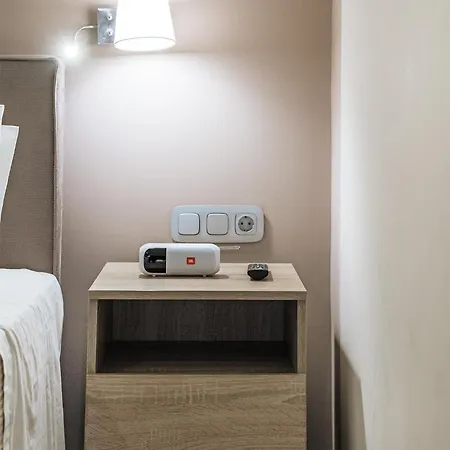 Luxury Beachfront In Modern, Spacious & Sea View Balcony *