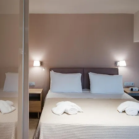 Luxury Beachfront In Modern, Spacious & Sea View Balcony Appartement