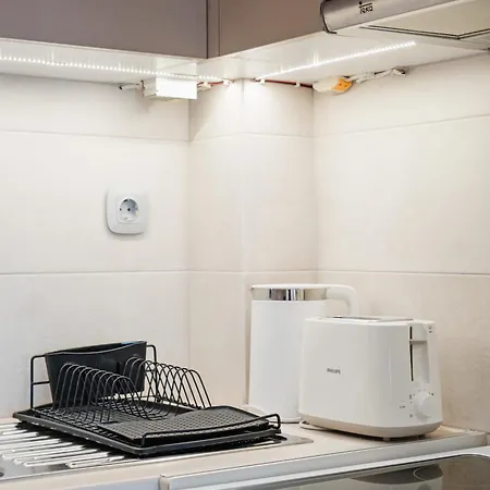 Luxury Beachfront In Modern, Spacious & Sea View Balcony Kalamata