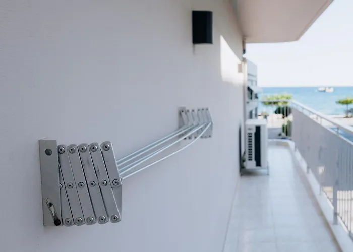 Апартаменты Luxury Beachfront In Modern, Spacious & Sea View Balcony