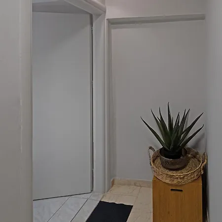 Luxury Beachfront In Modern, Spacious & Sea View Balcony Appartamento Kalamata