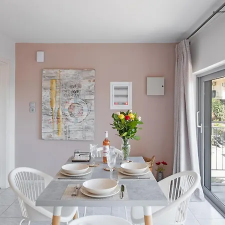 Kalamata Beachfront Apartment With Sea View