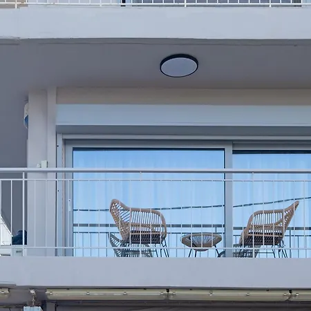 Kalamata Beachfront Apartment With Sea View *