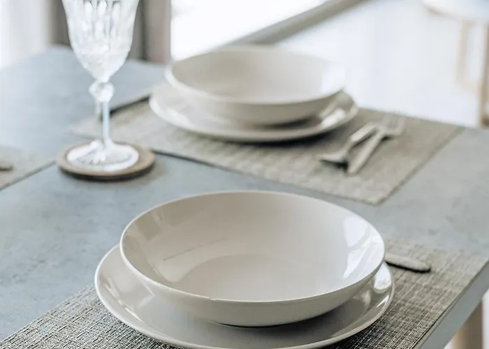 Luxury Beachfront In Modern, Spacious & Sea View Balcony