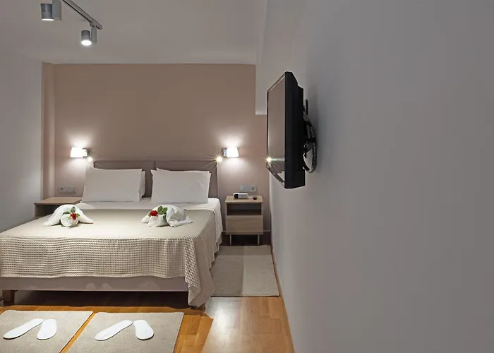 Luxury Beachfront In Modern, Spacious & Sea View Balcony Kalamata