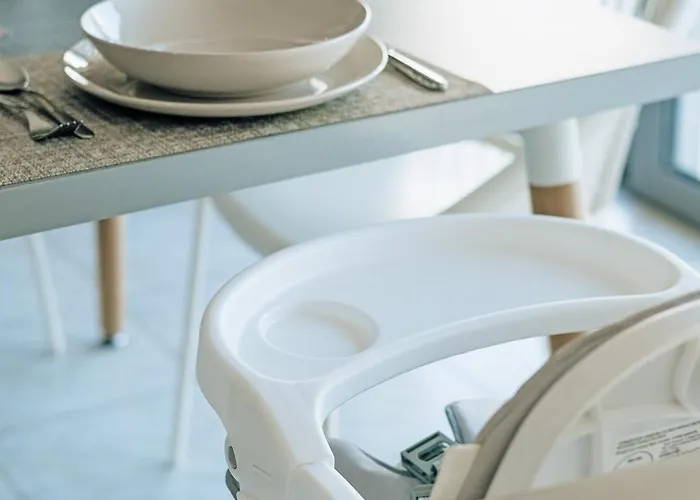 Luxury Beachfront In Modern, Spacious & Sea View Balcony Apartment *