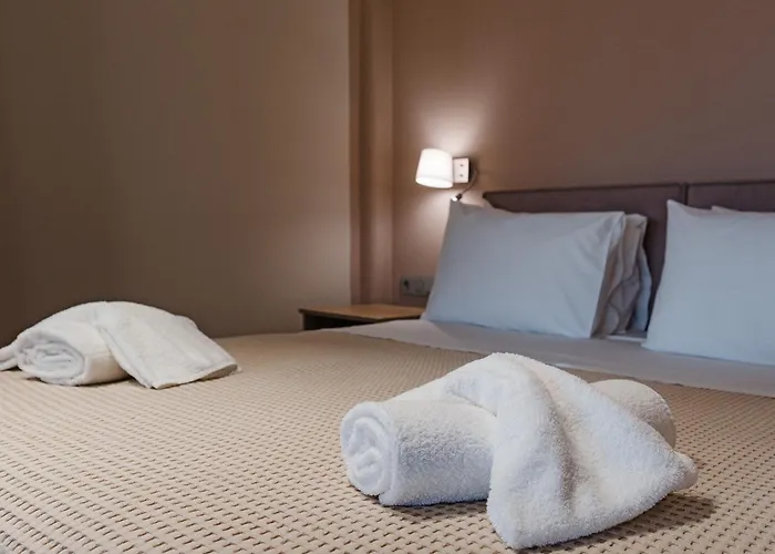 Luxury Beachfront In Modern, Spacious & Sea View Balcony Kalamata