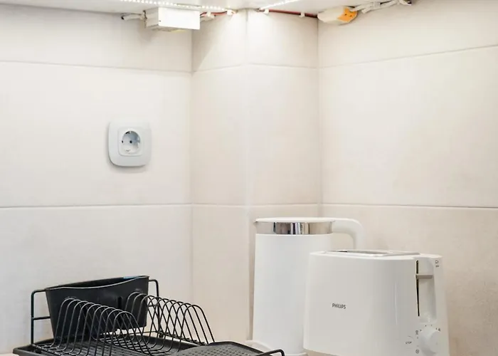 Luxury Beachfront In Modern, Spacious & Sea View Balcony Kalamata