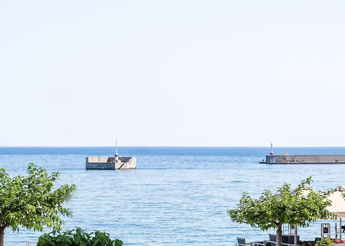 Luxury Beachfront In Modern, Spacious & Sea View Balcony Apartment